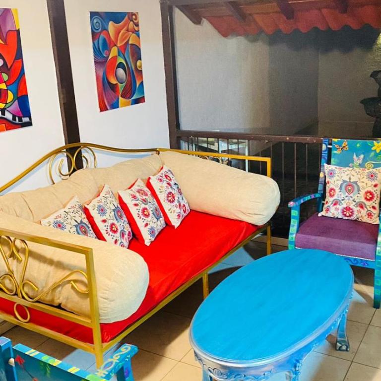 Casa COMPLETA colonial en CALI cerca al aeropuerto - Casa de 4 dormitorios - 22