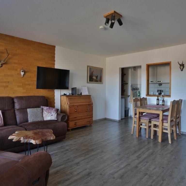FeWo Alpenfreude mit Hallenbad - Apartment with Balcony - 6