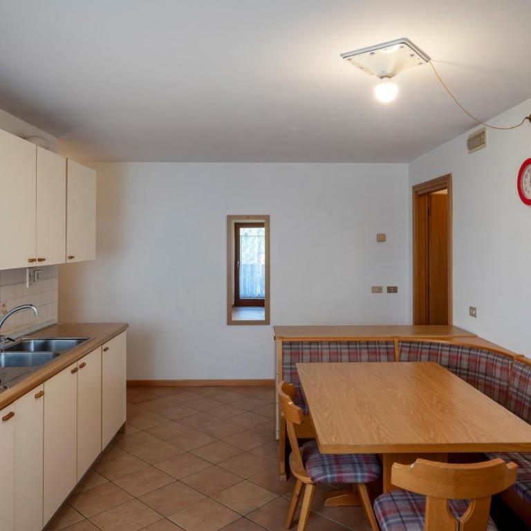 Cèsa Al Bosch - Appartamento con 1 Camera da Letto, Balcone e Vista Montagna - 12