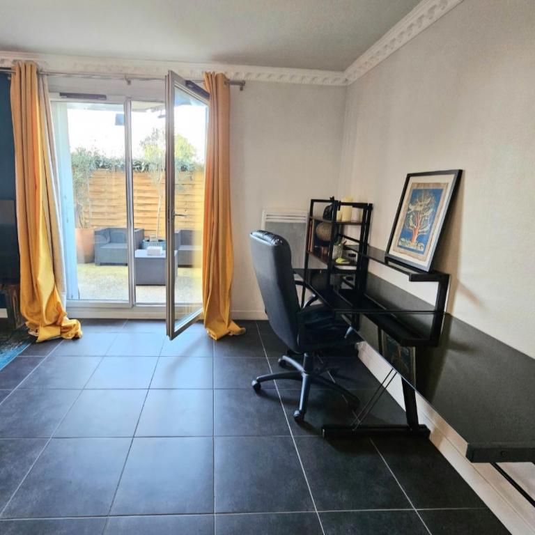 T2 Havre de paix avec Bureau & Wifi - Parking privé - Piscine & Salle sport communs - One-Bedroom Apartment - 27