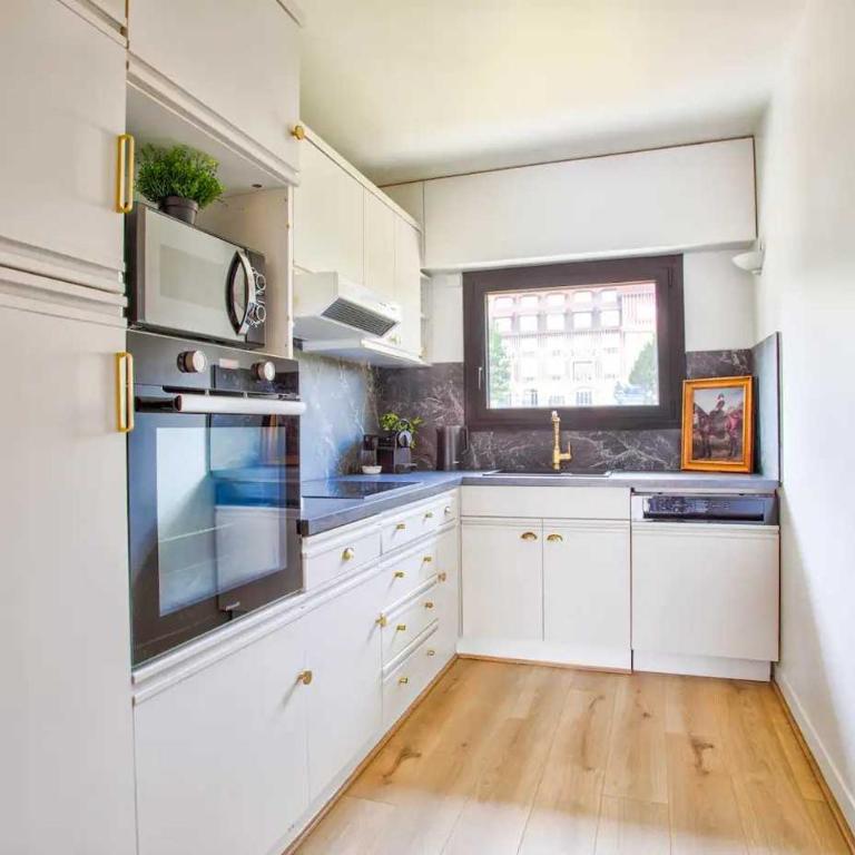 Charming Apt w- large Balcony - 2BD-4P - Deauville - Appartamento con 2 Camere da Letto e Balcone - 2