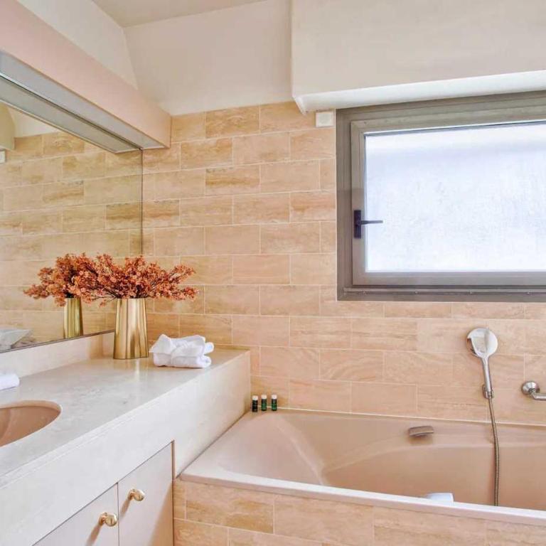 Charming Apt w- large Balcony - 2BD-4P - Deauville - Appartamento con 2 Camere da Letto e Balcone - 4