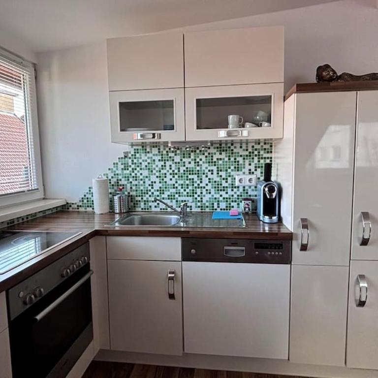 Feine 2-Zimmer Dachgeschoßwohnung - Apartment mit Balkon - 5