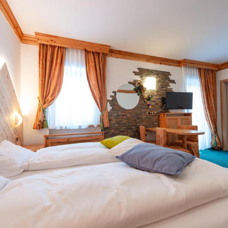 Hotel Ciamol - Camera Tripla - 11