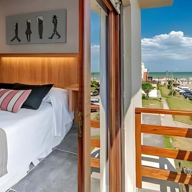 Romina Art Hotel - Habitación Doble con balcón y vistas al mar - 2