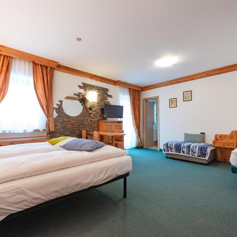 Hotel Ciamol - Camera Tripla - 1