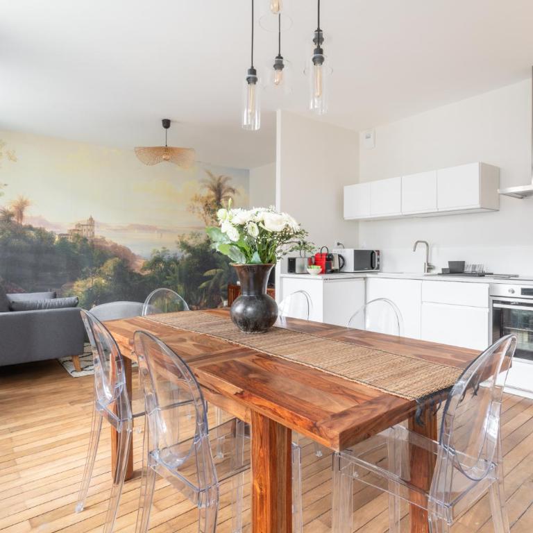 Appartement Central et Calme avec Magnifique Vue - Three-Bedroom Apartment - 1