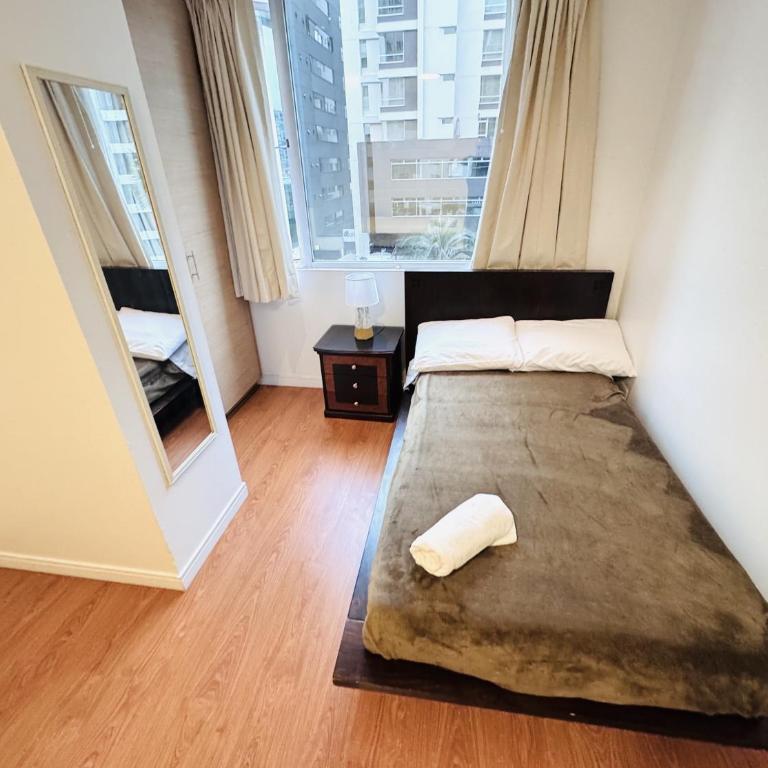 Departamento amplio para familias, de lujo 3 habitaciones, 4 baños, 6 camas, 10 personas, wifi, 2 parqueaderos Republica de El Salvador Plaza Kendo - Apartamento de 3 dormitorios - 7