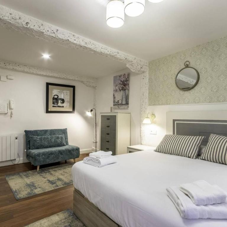 Casco Viejo, tranvía, metro, Bilbao a pie - Apartamento de 1 Dormitorio con balcón y vistas a la ciudad - 4
