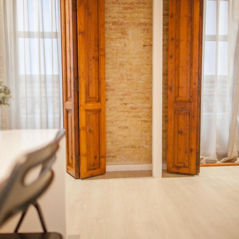 Host & Home - Large Double Room - 2