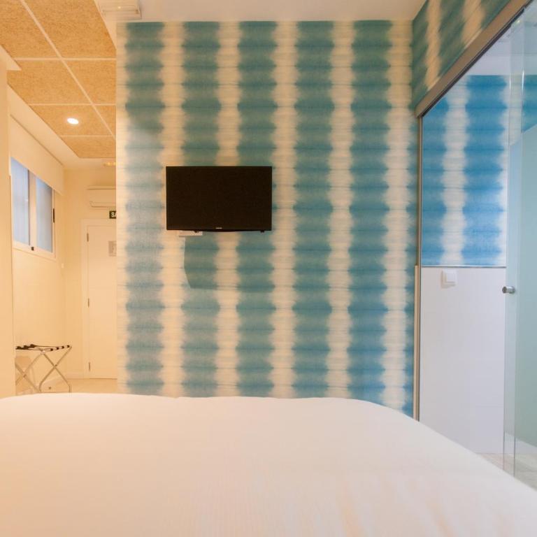 Host & Home - Double Standard Interior Room - 3
