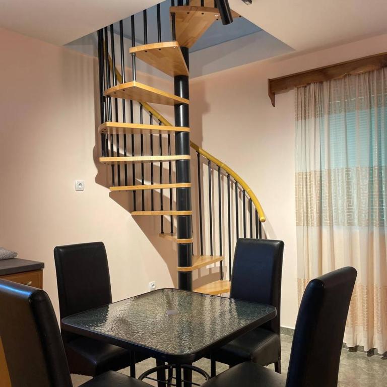 Private house in the Capital City of Montenegro - One-Bedroom House - 3