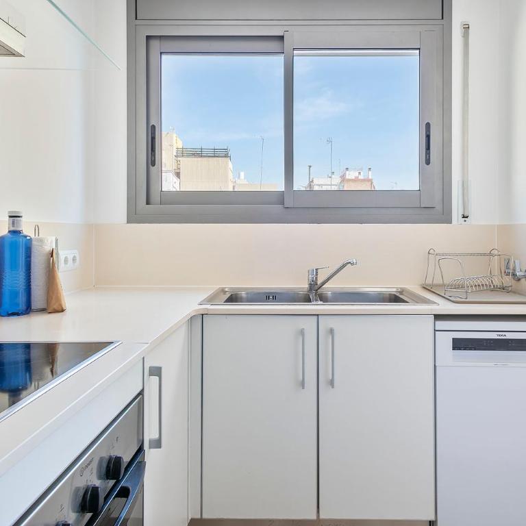 Lugaris Rambla Apartments - Apartamento Familiar - 12