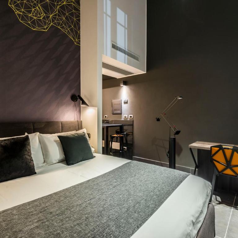 Motor Valley Styled - Luxury Apartments by Design Club Collection - Studio Apartment with One Double Bed - 5