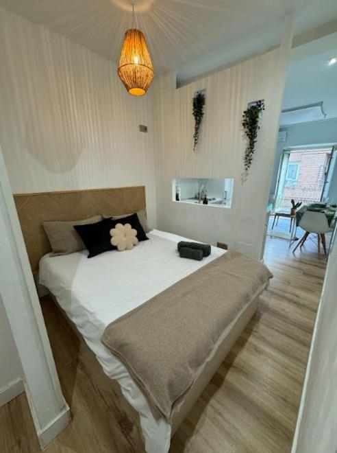 La Guapa de Malasaña - One-Bedroom Apartment - 24