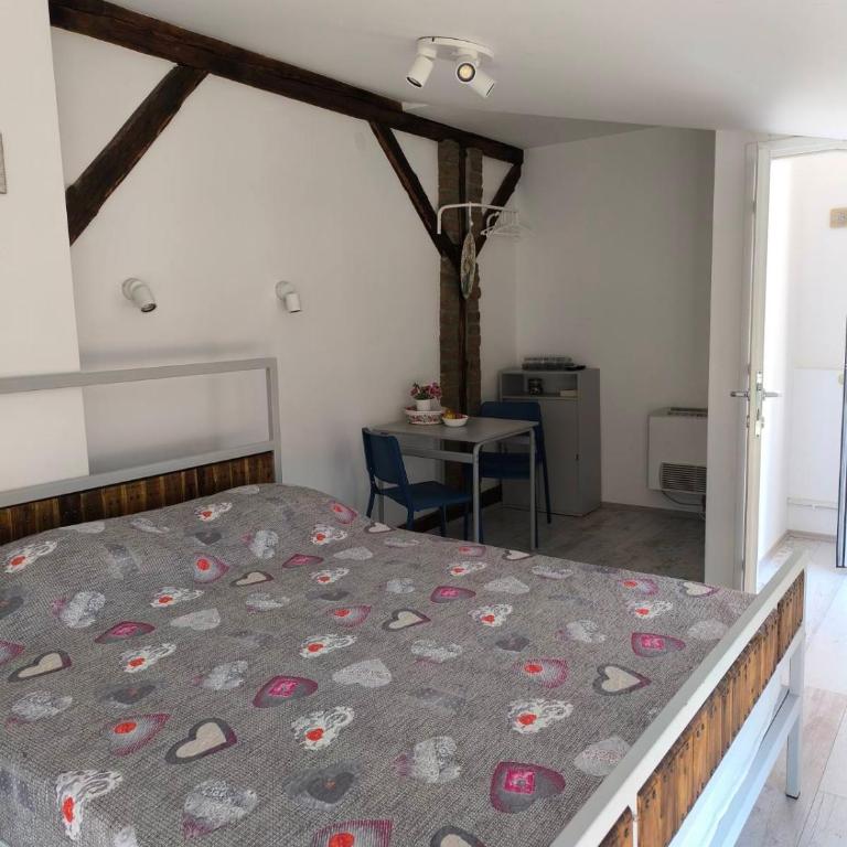 Apartment By the River - Studio - 9