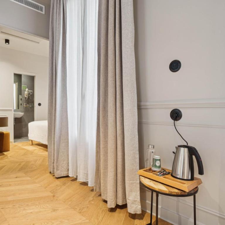 Hôtel Clémence - Family Room - 5