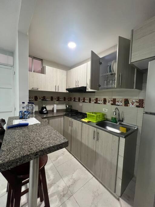 Apartamento Ubicación Muy Central Cúcuta - Apartamento de 2 dormitorios - 24