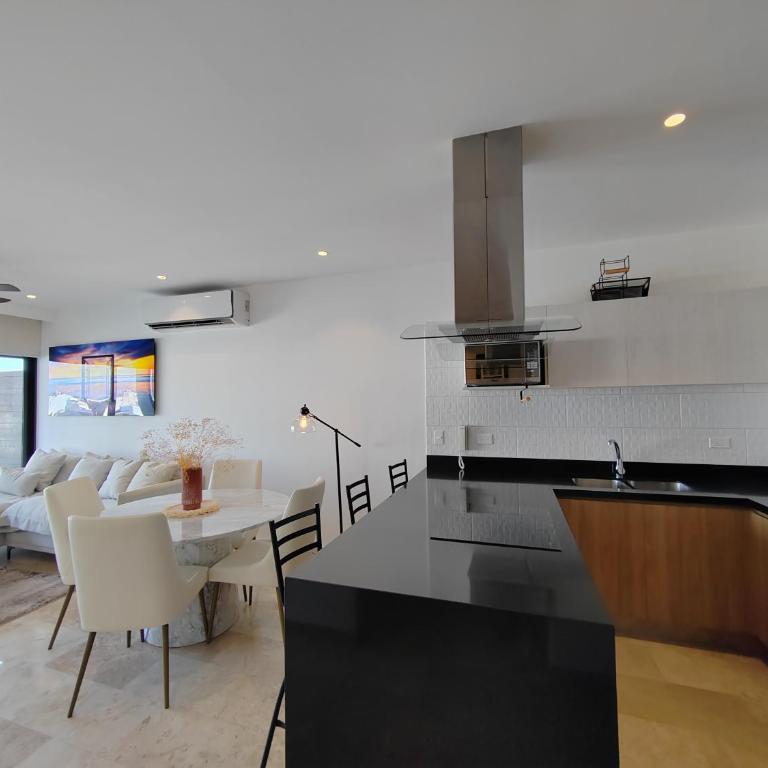 New & Equipped Apartment Steps From The Beach With Pool Jacuzzi By Yeah - Two-Bedroom Deluxe Apartment - 9