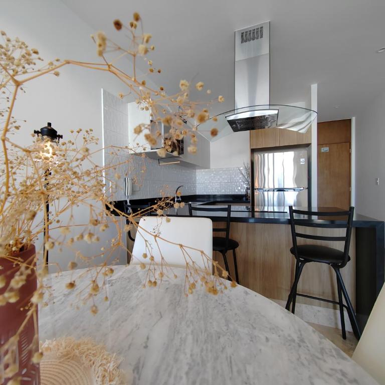 New & Equipped Apartment Steps From The Beach With Pool Jacuzzi By Yeah - Two-Bedroom Deluxe Apartment - 7