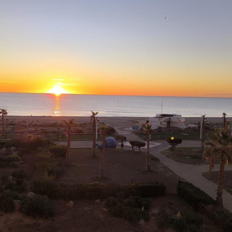 Appartement Entièrement Rénové en Bord de Mer avec Vue Imprenable et Parking Privé - Apartment mit 1 Schlafzimmer - 3