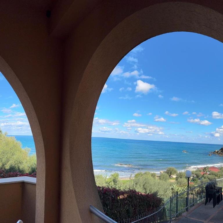 Casa Archi - Appartamento con 2 Camere da Letto, Terrazza e Vista Mare - 14