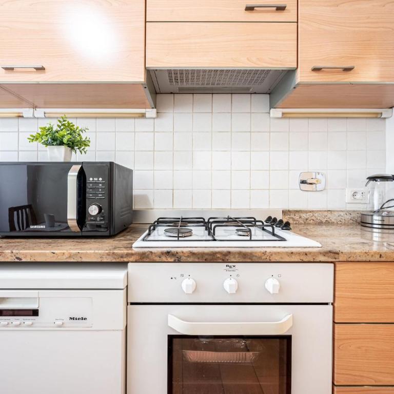 King Size Apartment WiFi AIR CONDITIONING TV50 10MIN COLOSSEO-TRASTEVERE - Appartamento con 2 Camere da Letto - 21