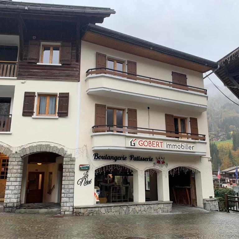 La clusaz Centre village , pied des pistes, 42 m2 , balcon sud vue montagne - Appartement 1 Chambre - 16