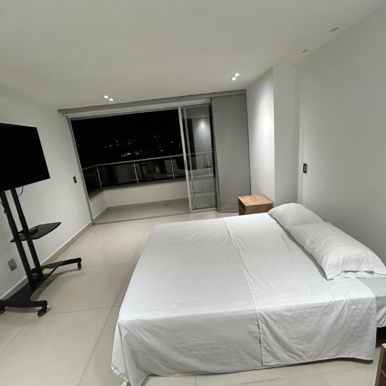 Hermoso y nuevo apartamento 2 - Three-Bedroom Apartment - 6