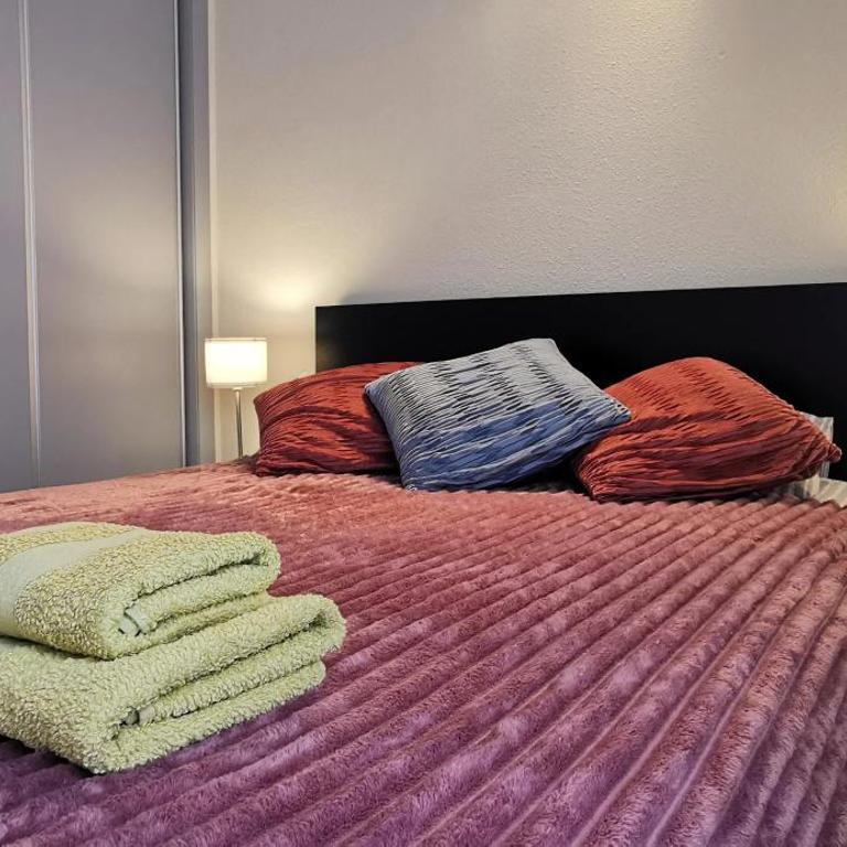 Galeon - Three-Bedroom Apartment - High Floor - 41