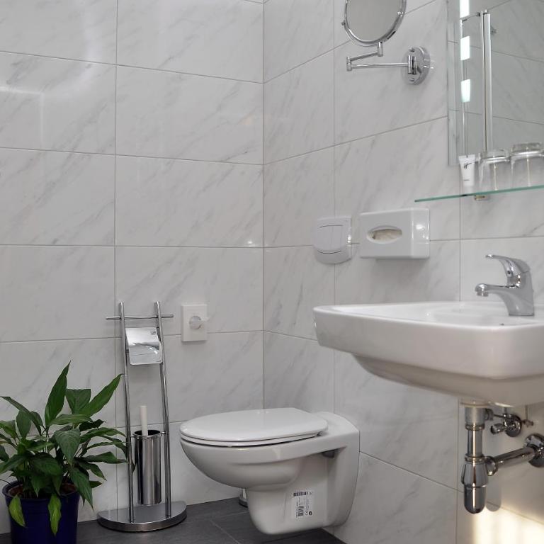 Hotel Torwirt - Classic Dreibettzimmer - 1