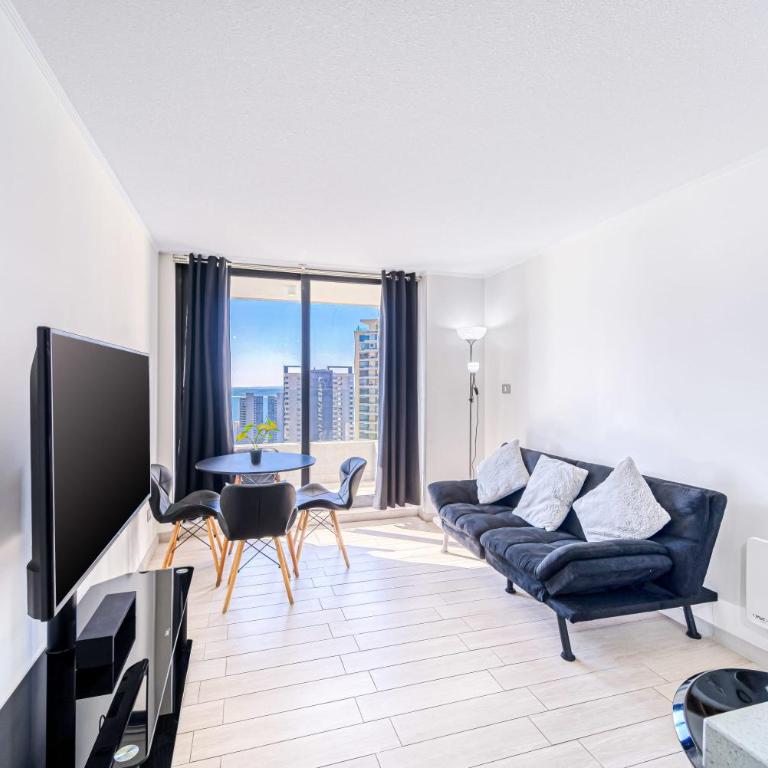 Pacific Breeze 2 BR with pool & balcony - Apartamento - 2