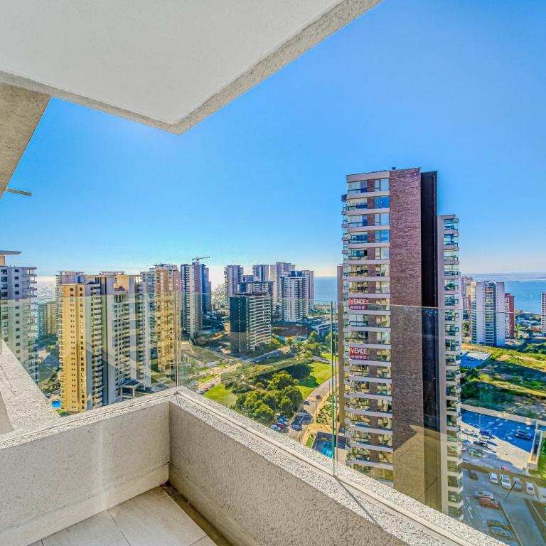 Pacific Breeze 2 BR with pool & balcony - Apartamento - 10