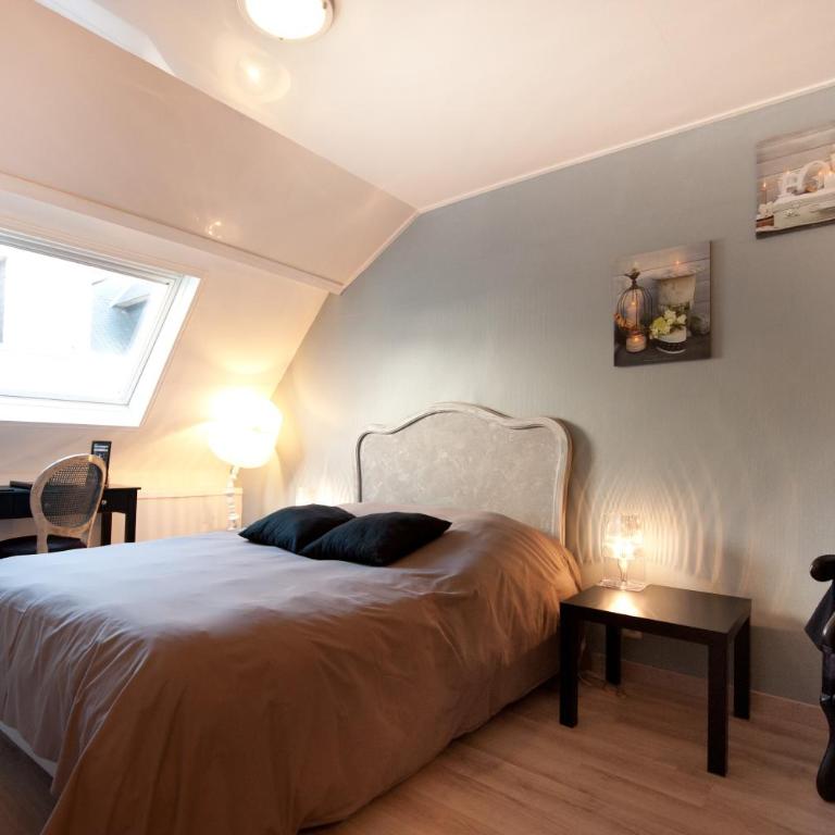 Hotel Le Prieuré et La Résidence - Chambre Double avec Vue sur la Cathédrale - 8