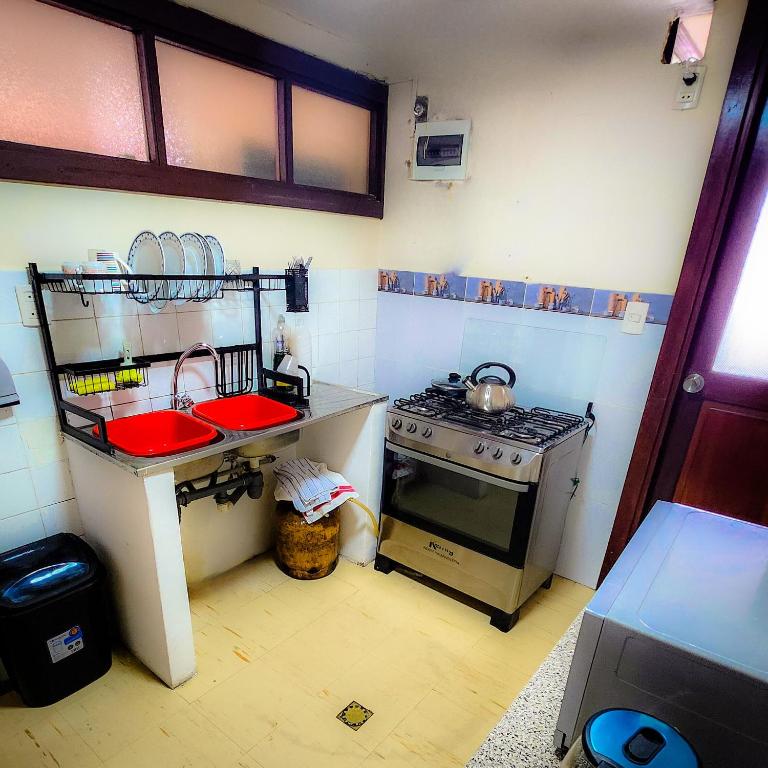 Comodo amplio con lindas vistas sector embajadas piso alto - Apartamento de 3 dormitorios - 6