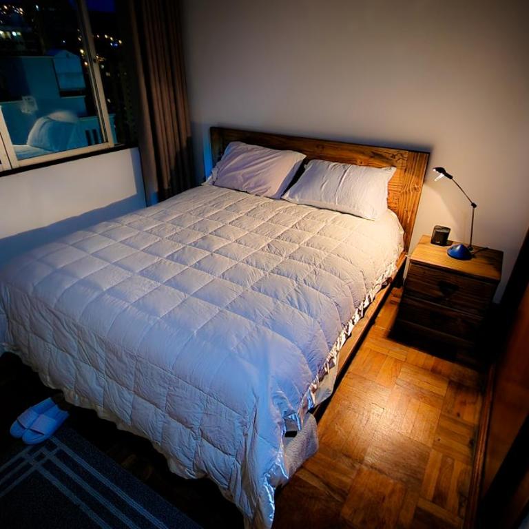 Comodo amplio con lindas vistas sector embajadas piso alto - Three-Bedroom Apartment - 17