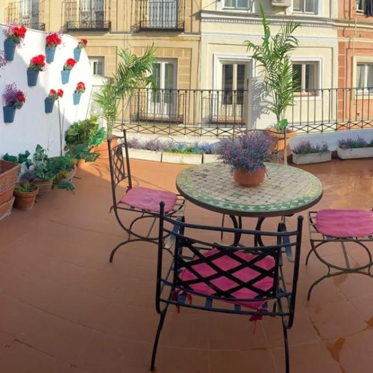 Spacious Penthouse with Large Terrace in Malasaña - Apartment with Terrace - 12