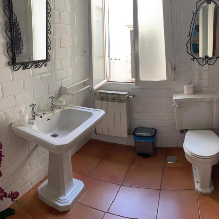 Spacious Penthouse with Large Terrace in Malasaña - Apartment with Terrace - 10