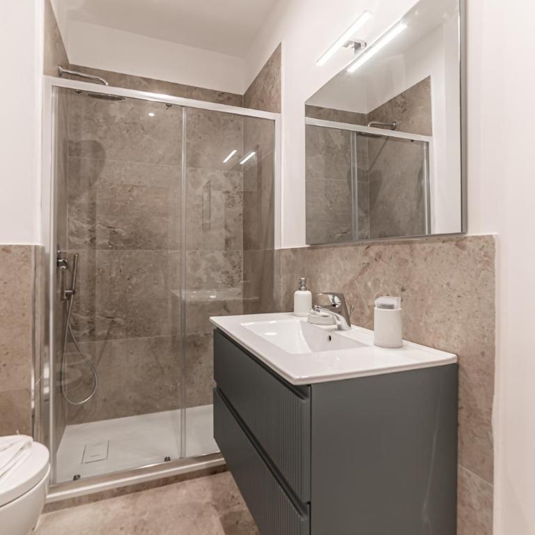 Casa Martini - Vatican City and Metro Ottaviano - Deluxe Apartment mit 1 Schlafzimmer - 11