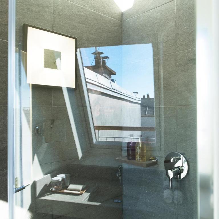 Hôtel Jules & Jim - Chambre Double - Vue sur Ville - Dernier Étage - 9