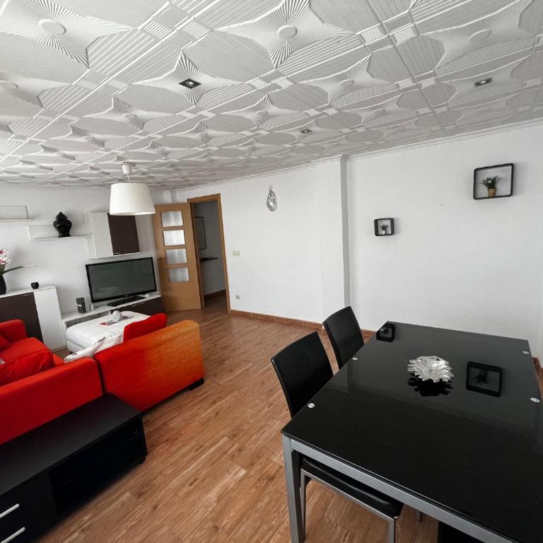 Piso a 3 minutos de la playa!! 6 personas - Three-Bedroom Apartment - 2