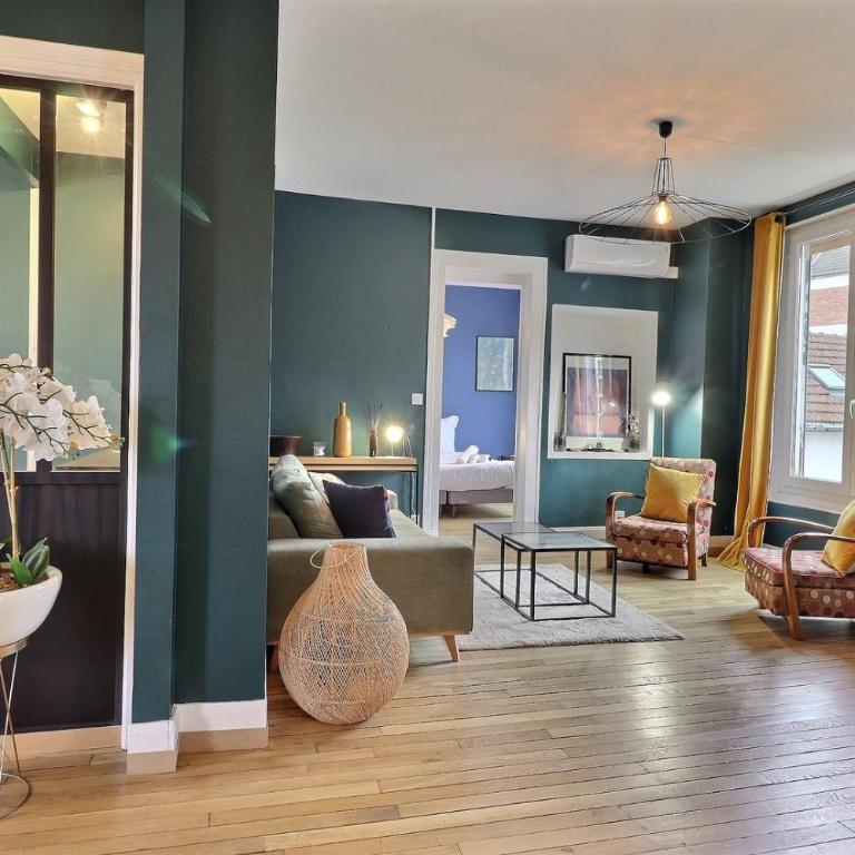 L'oasis urbaine au cœur de la ville - Parking - Mon Groom - Appartement Supérieur - Vue sur Ville - 6
