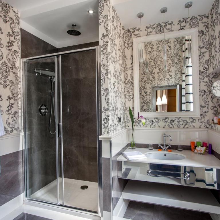 The Inn at the Spanish Steps Luxury Collection - Suite Condotti - Camera Matrimoniale Superior - 2