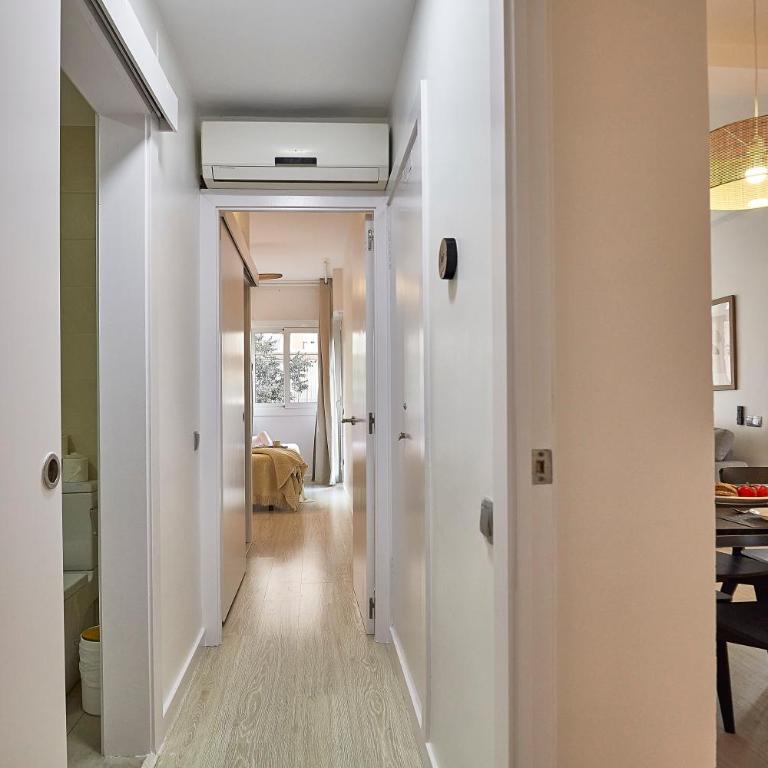 BBarcelona Modern Eixample Flat - Three-Bedroom Apartment - 18