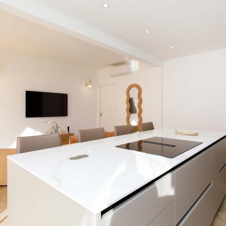 Carlton area lux 2 beds 2 baths - Apartment - 7
