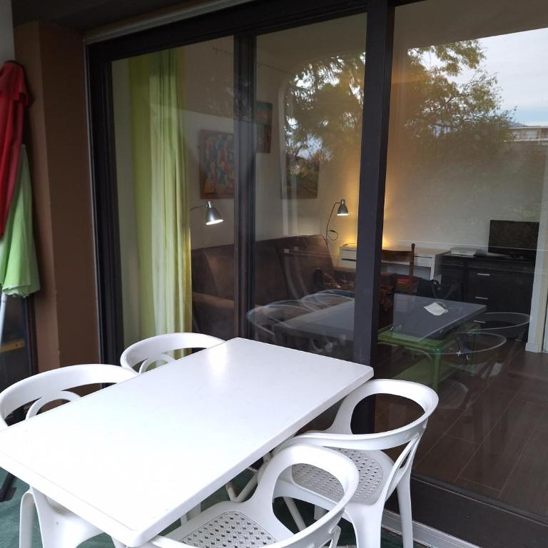 Charmant studio au calme dans le parc - Appartement 1 Chambre - 3