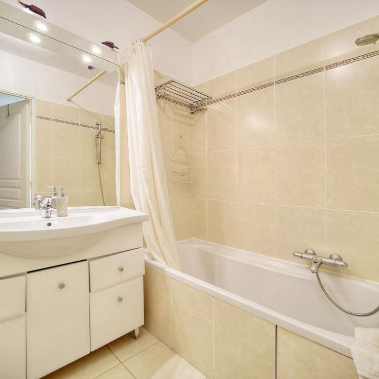 Spacieux 2 chambres TERRASSE, PARKING proche CENTRE VILLE A2B237 - Appartement avec Terrasse - 7