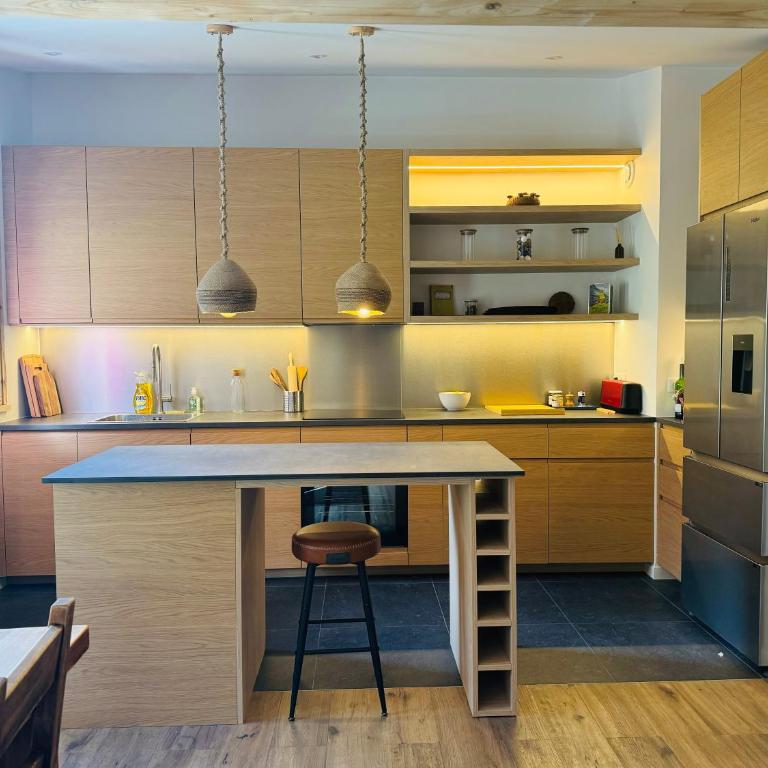 Superbe appartement rénové 110m2 - 9 pers - 4 étoiles - vue montagne - Les Contamines - Apartment - 4