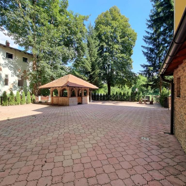 Apartment in Velika Aleja at Ilidža - Three-Bedroom Apartment - 4