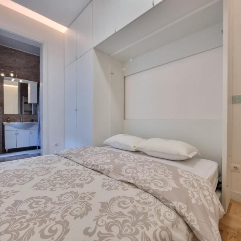 Apartment in Velika Aleja at Ilidža - Three-Bedroom Apartment - 20